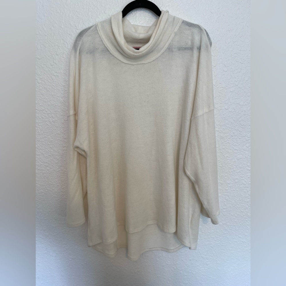 NWOT Ivory Turtle Neck Sweater - So Soft! 🫶🏼